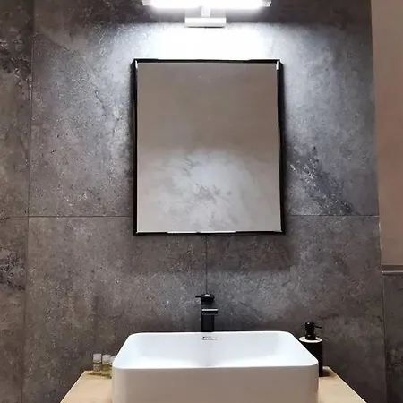 Koa - Pandora Apartment With Hidden Door * Brasov