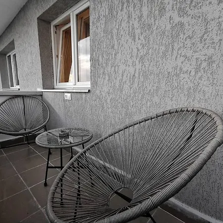 Koa - Pandora Apartment With Hidden Door * Brasov